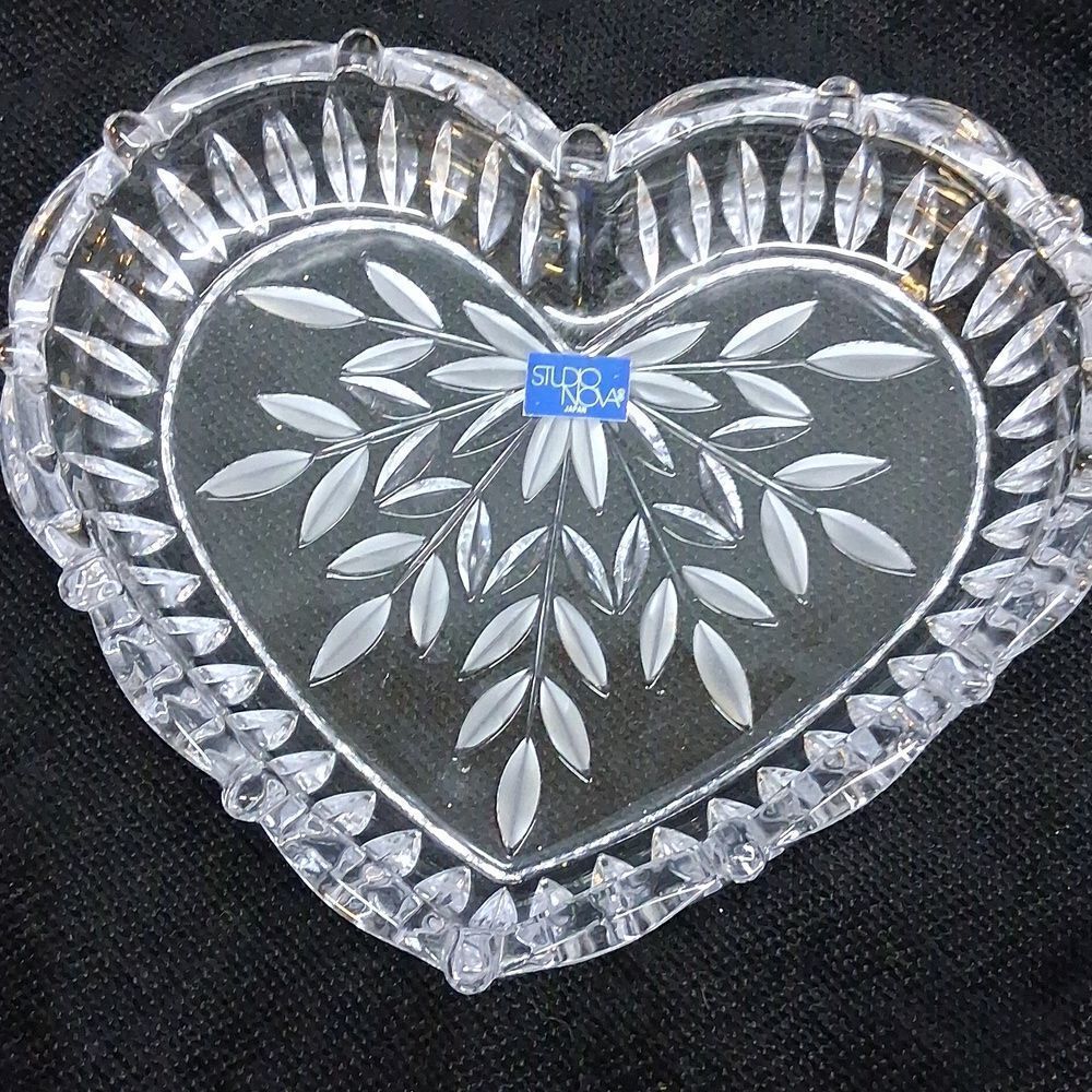 Etched glass Studio Nova heart shape bowl candy or serving‎ dish- Japan